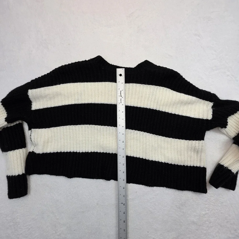 Jessica Simpson Sweater Womens M Black White Striped Chunky Knit Cropped Pullove